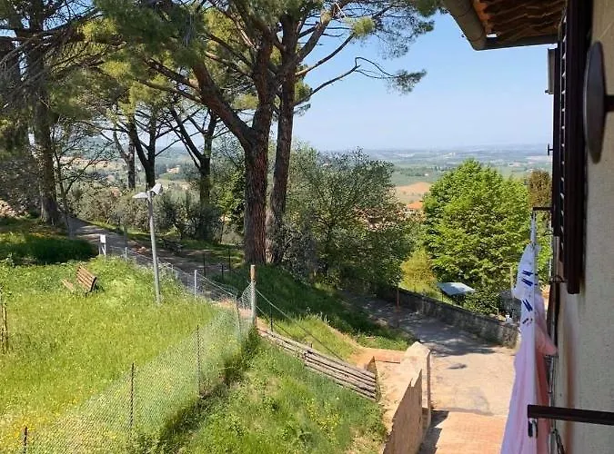 بيت ضيافة La Rocca Romantica سان جيمينيانو