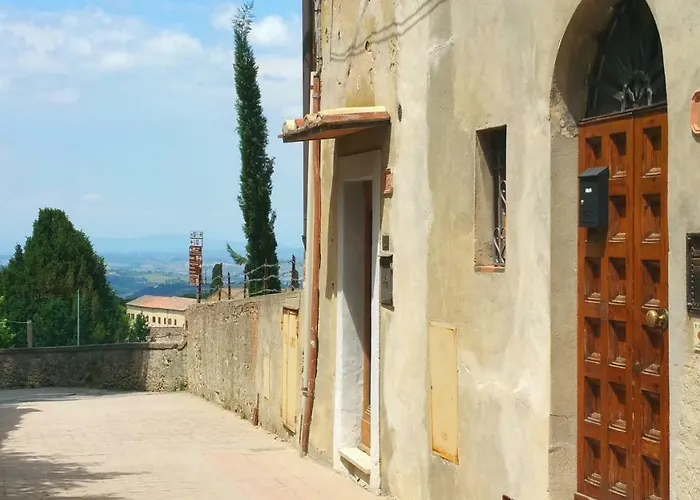 La Rocca Romantica سان جيمينيانو