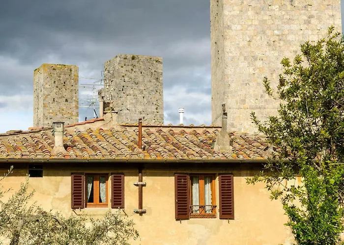 La Rocca Romantica سان جيمينيانو